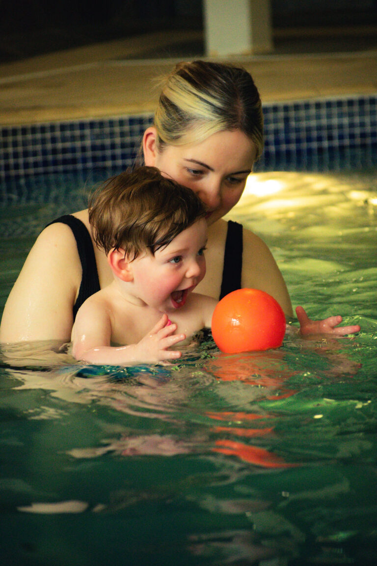 Baby swimming lessons - Dundee